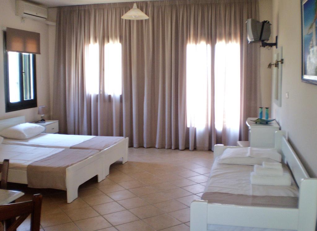 So Nice Hotel Marathókampos Habitación foto